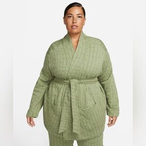 NEW NIKE - Yoga Therma-FIT Luxe Top